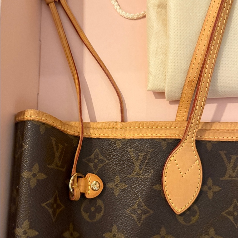 Authentic Louis Vuitton never full monogram MM - Picture 16 of 17